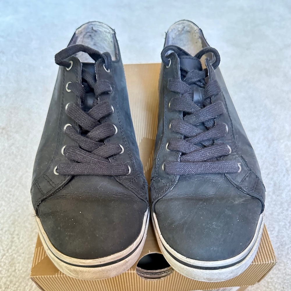 Men's UGG Australia Vanowen Black Sneakers, Size 8
